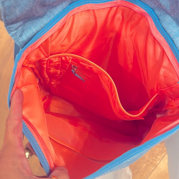 Backpack - Picture 7 of 7